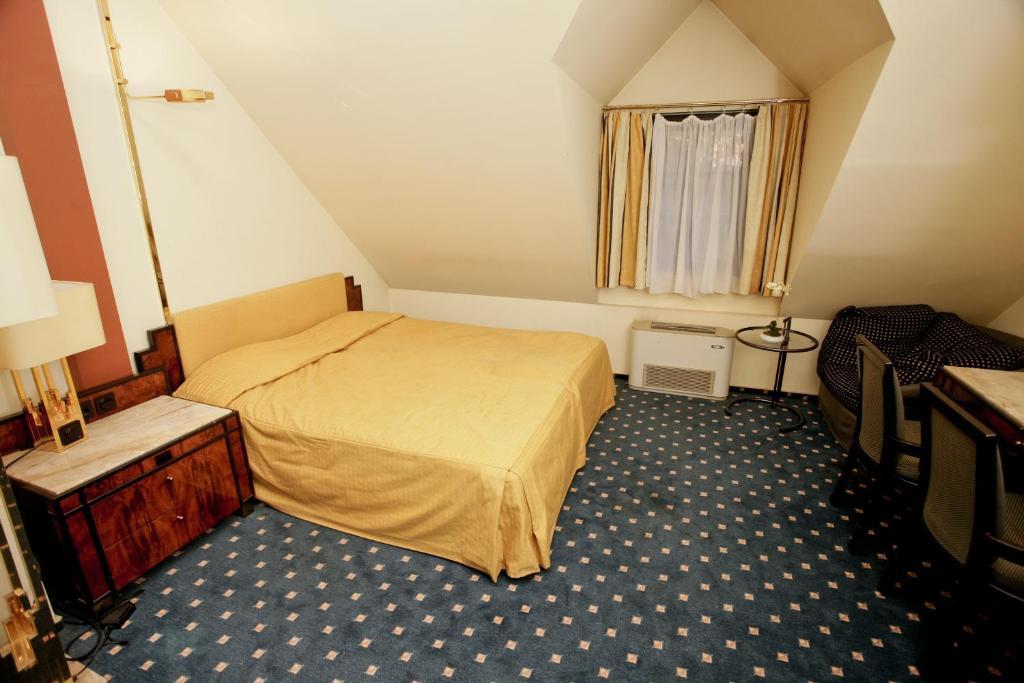Hotel Podzamcze Tarnów Exteriör bild