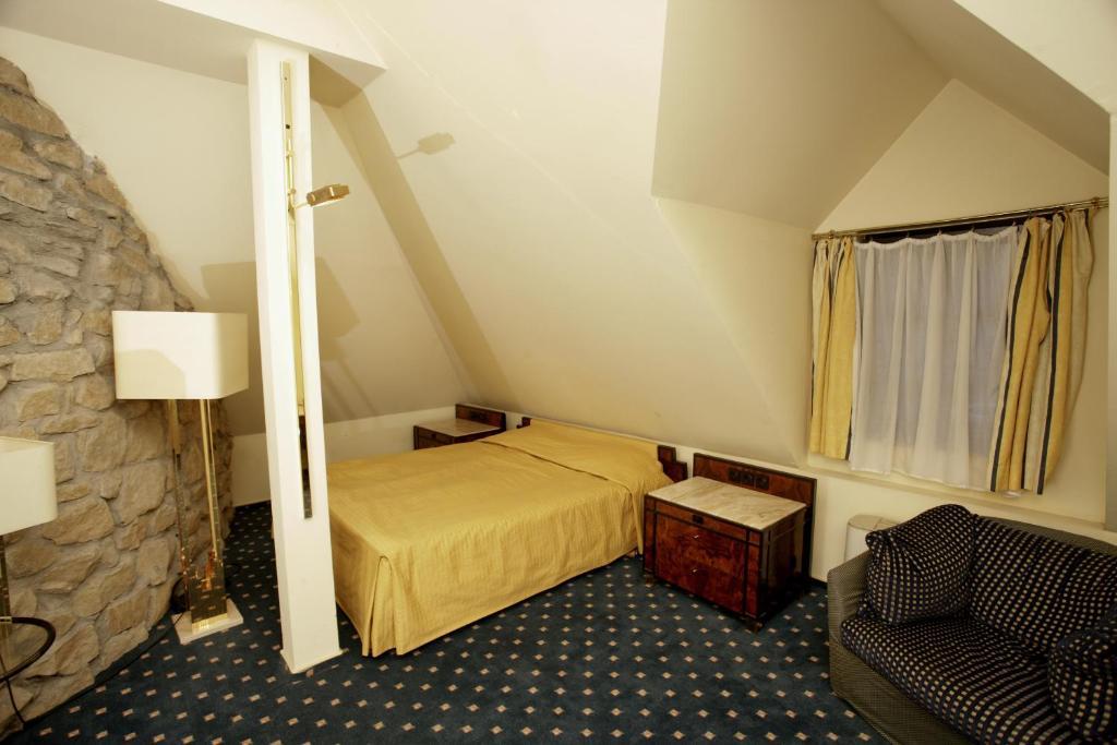 Hotel Podzamcze Tarnów Exteriör bild