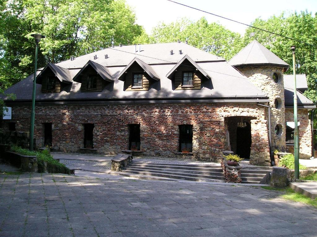 Hotel Podzamcze Tarnów Exteriör bild