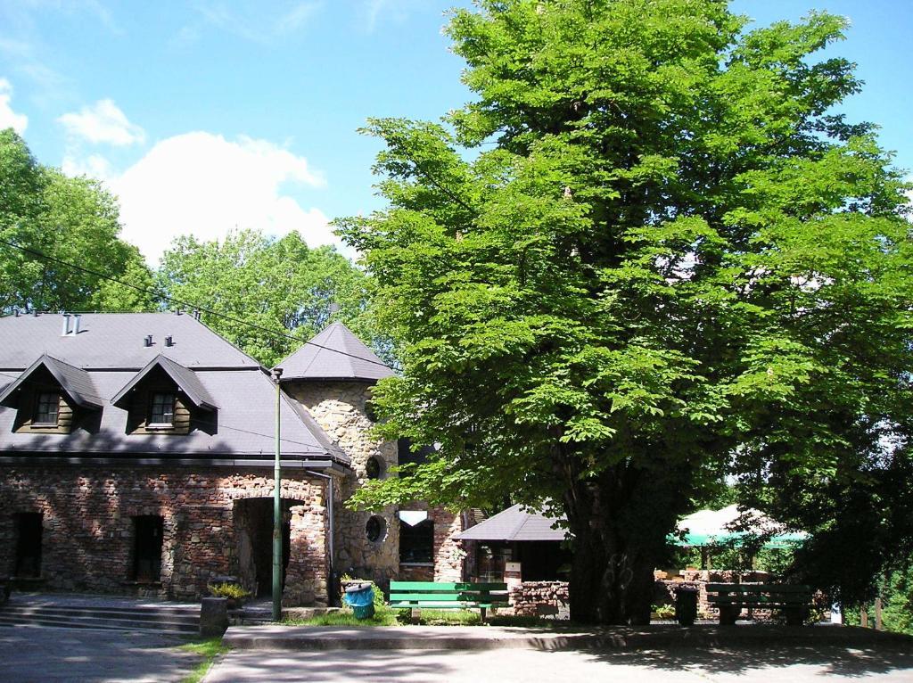Hotel Podzamcze Tarnów Exteriör bild