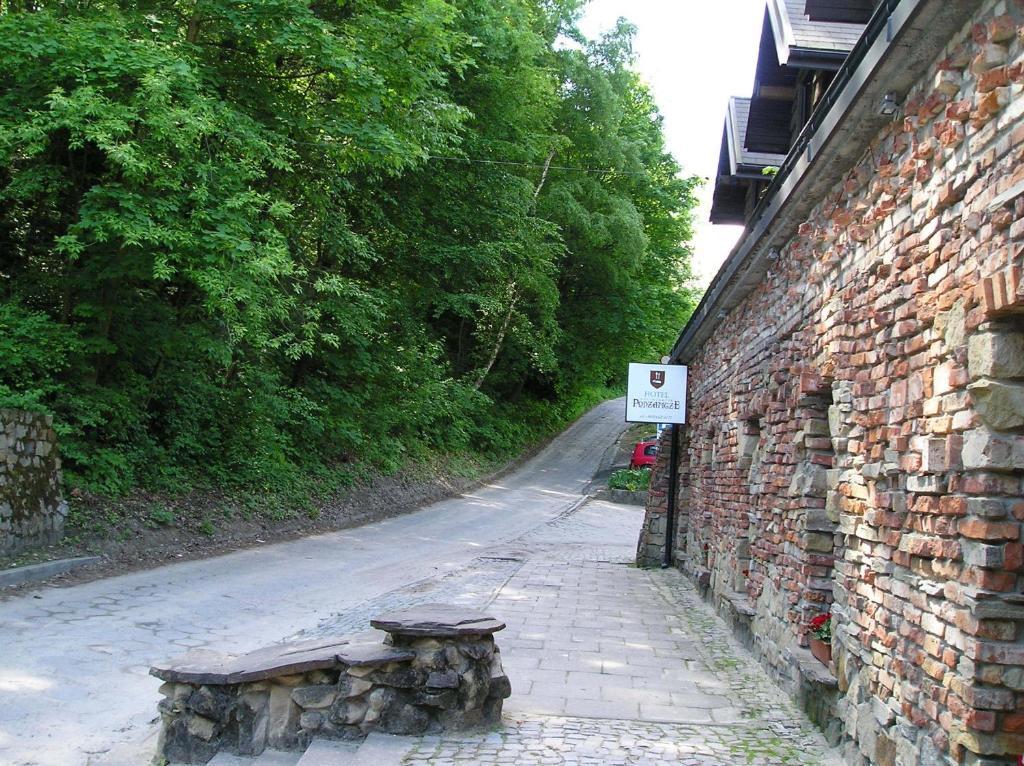 Hotel Podzamcze Tarnów Exteriör bild