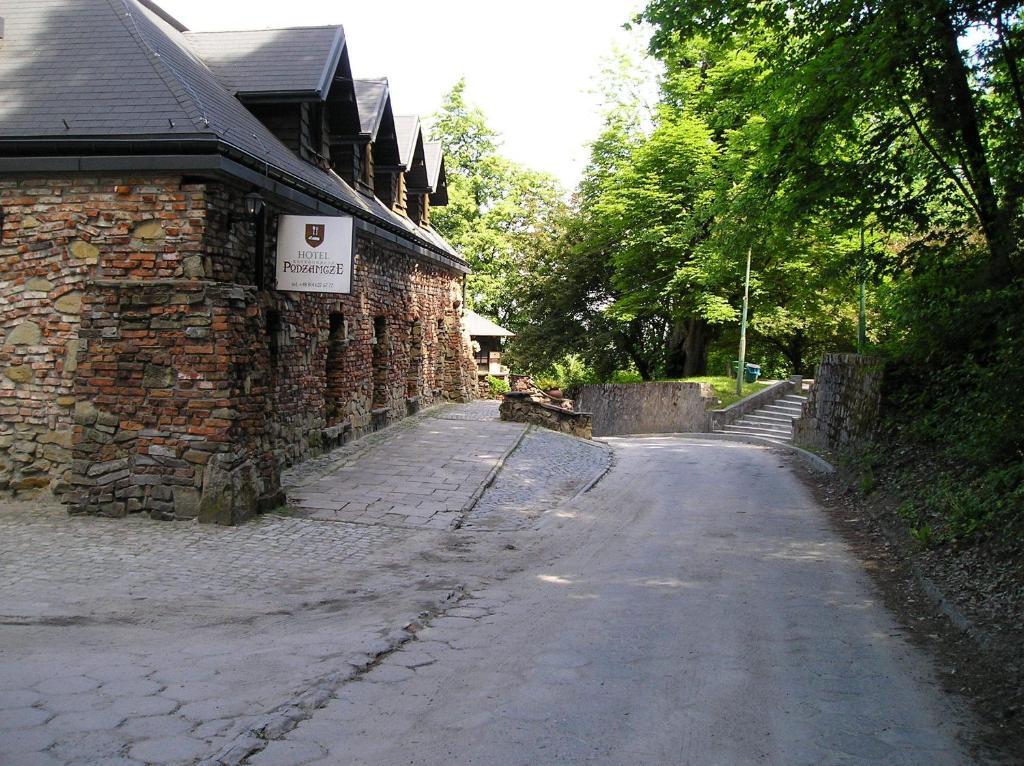 Hotel Podzamcze Tarnów Exteriör bild