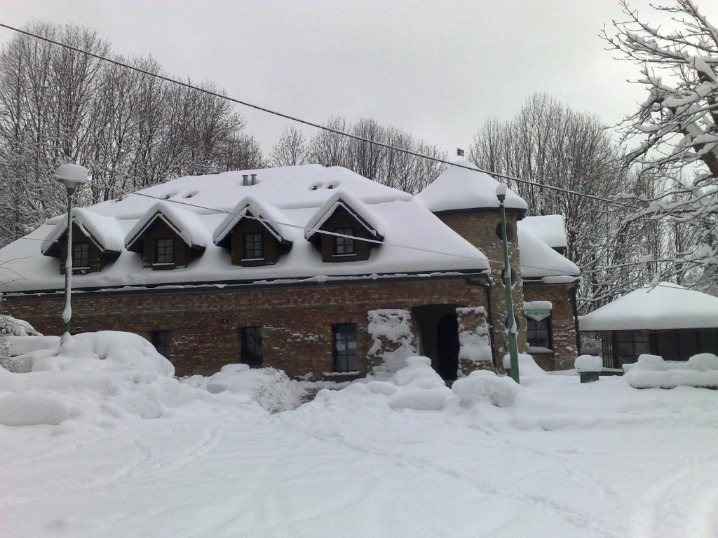 Hotel Podzamcze Tarnów Exteriör bild