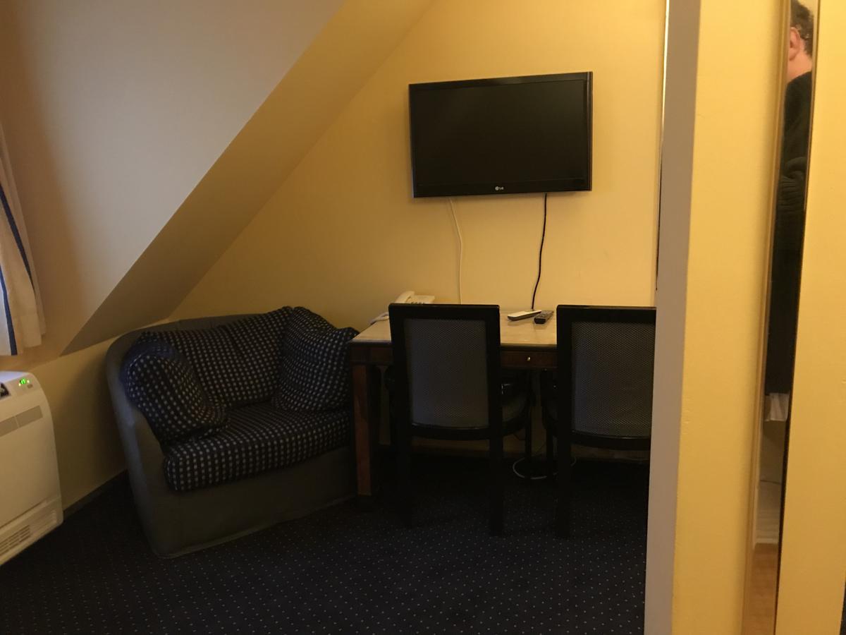 Hotel Podzamcze Tarnów Exteriör bild